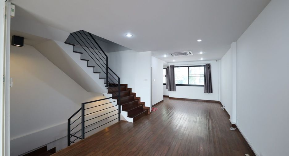 Büro zum Kauf mit 2 Zimmer in Bueng Kum, Bangkok