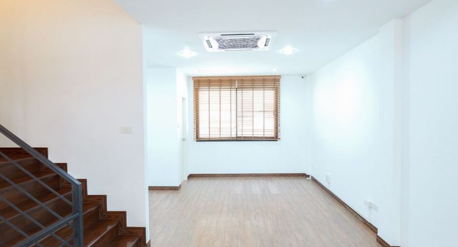 Büro zum Kauf mit 2 Zimmer in Bueng Kum, Bangkok
