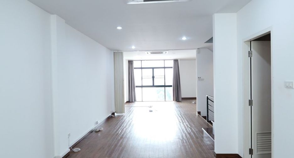 Büro zum Kauf mit 2 Zimmer in Bueng Kum, Bangkok
