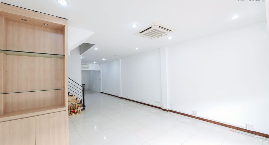 Büro zum Kauf mit 2 Zimmer in Bueng Kum, Bangkok