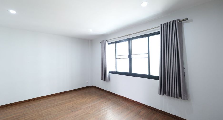 Büro zum Kauf mit 2 Zimmer in Bueng Kum, Bangkok