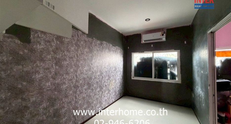 Casa adosada en venta de 3 habitaciones en Min Buri, Bangkok
