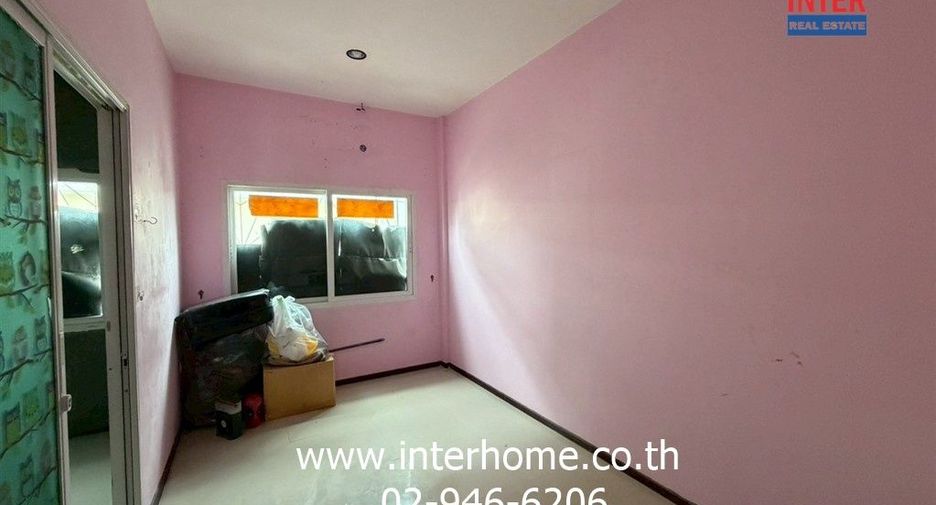 Casa adosada en venta de 3 habitaciones en Min Buri, Bangkok