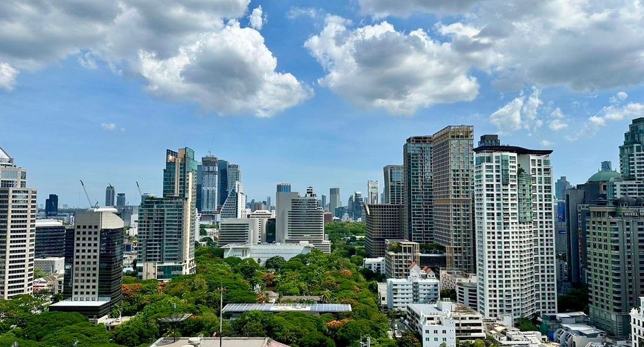 For rent and for sale 3 bedrooms condo in Pathum Wan, Bangkok