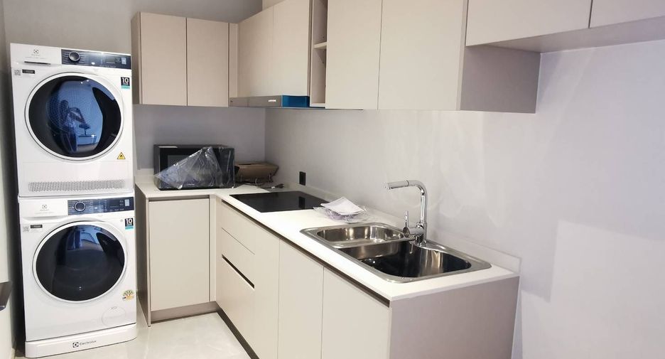 For rent and for sale 3 bedrooms condo in Pathum Wan, Bangkok