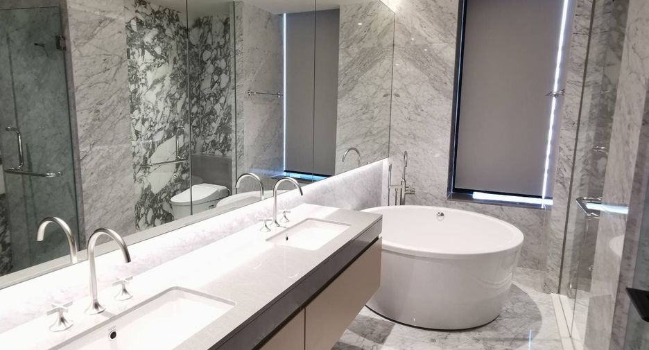 For rent and for sale 3 bedrooms condo in Pathum Wan, Bangkok
