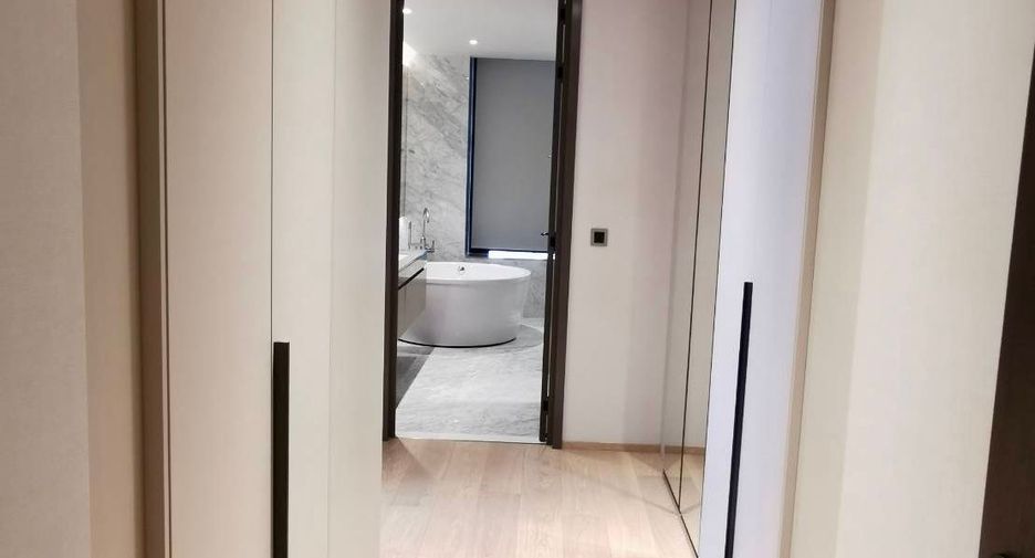 For rent and for sale 3 bedrooms condo in Pathum Wan, Bangkok