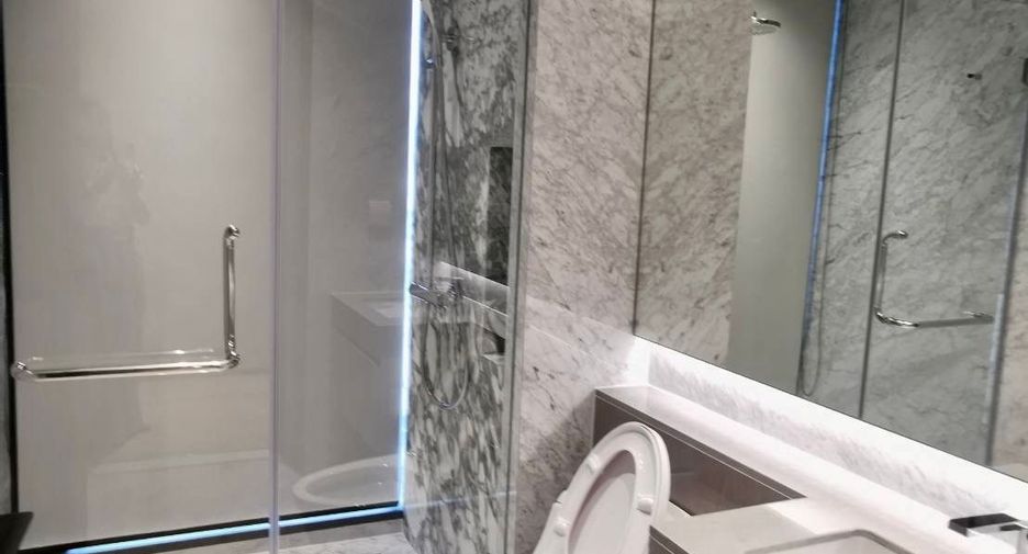 For rent and for sale 3 bedrooms condo in Pathum Wan, Bangkok