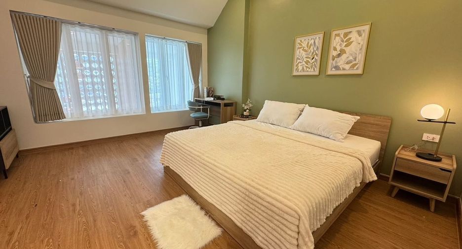 Casa adosada en venta de 2 habitaciones en Watthana, Bangkok