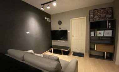 Condo en alquiler de 2 habitaciones en Huai Khwang, Bangkok
