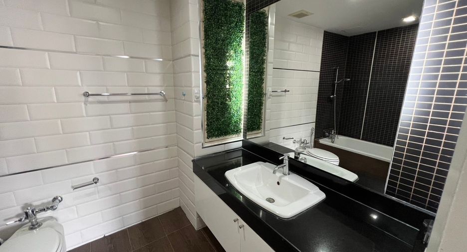 For rent 1 bed condo in Khlong Toei, Bangkok
