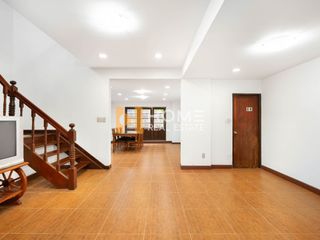 出售 5 卧室 独立屋 在 Mueang Pathum Thani, Pathum Thani
