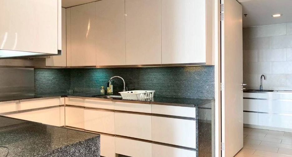 For sale 3 bedrooms condo in Sathon, Bangkok