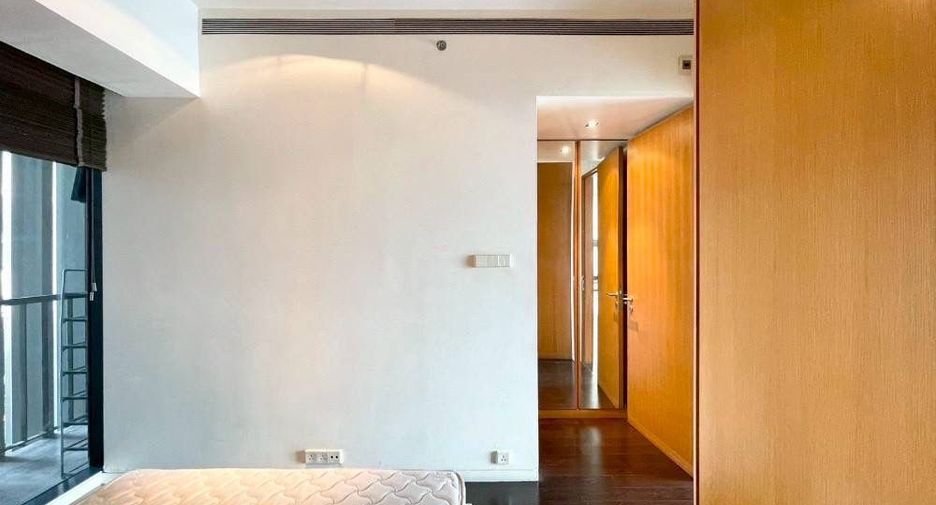 For sale 3 bedrooms condo in Sathon, Bangkok