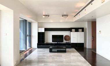 For sale 3 ベッドルーム condo in Sathon, Bangkok