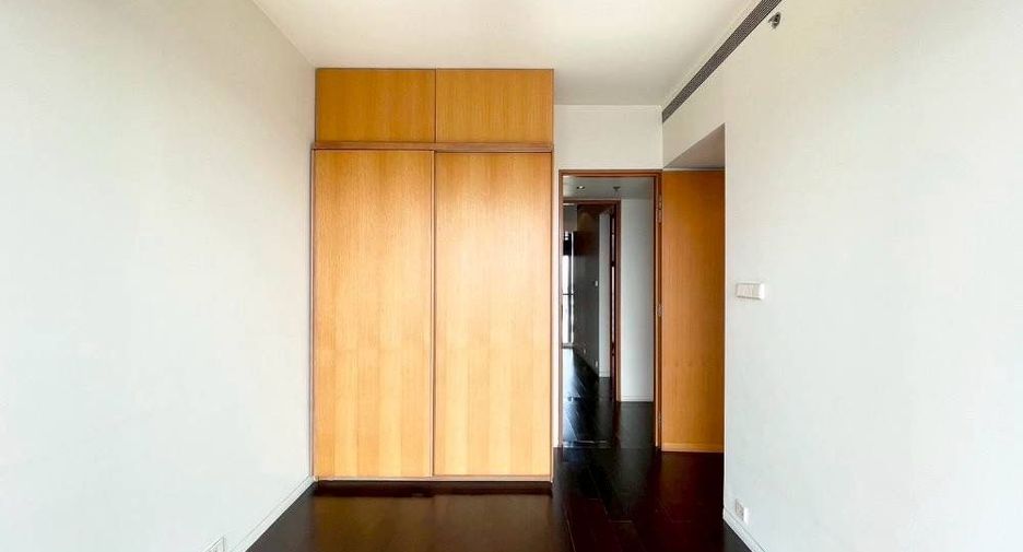 For sale 3 bedrooms condo in Sathon, Bangkok