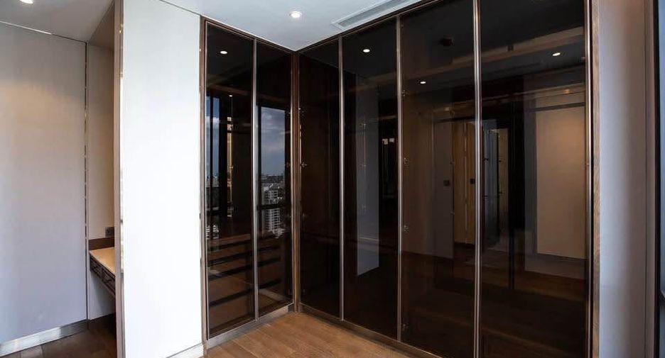 Condo en venta de 3 habitaciones en Pathum Wan, Bangkok