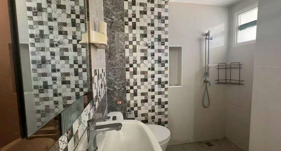 Haus zum Kauf mit 3 Zimmer in Bang Lamung, Chonburi