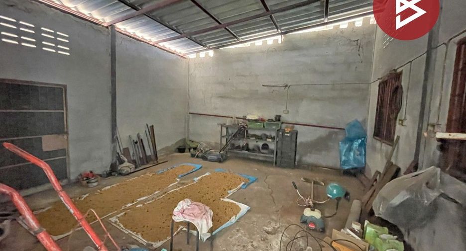 For sale 5 bedrooms house in Kamalasai, Kalasin