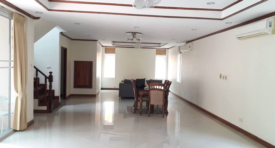 Haus zur Miete mit 4 Zimmer in Bang Lamung, Chonburi