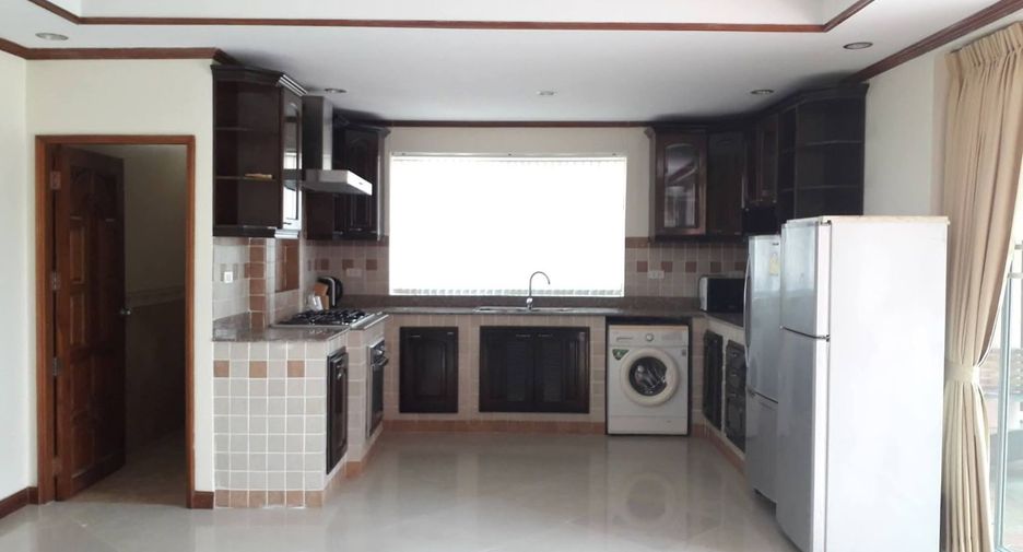 Haus zur Miete mit 4 Zimmer in Bang Lamung, Chonburi