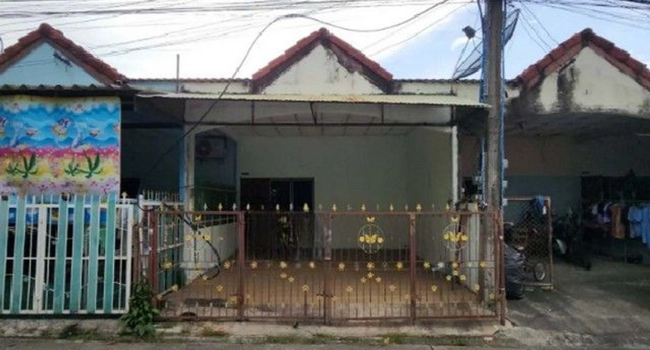 For sale 2 bedrooms townhouse in Ban Bueng, Chonburi