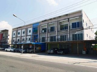 出售 3 卧室 商业空间 在 Ban Bueng, Chon Buri