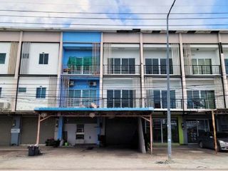 出售 3 卧室 商业空间 在 Ban Bueng, Chon Buri