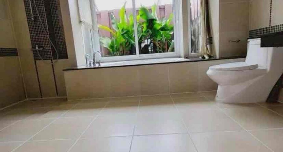 À louer 5 chambres maison à Bang Lamung, Chonburi