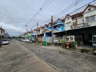 出售 1 卧室 联排别墅 在 Bang Bua Thong, Nonthaburi