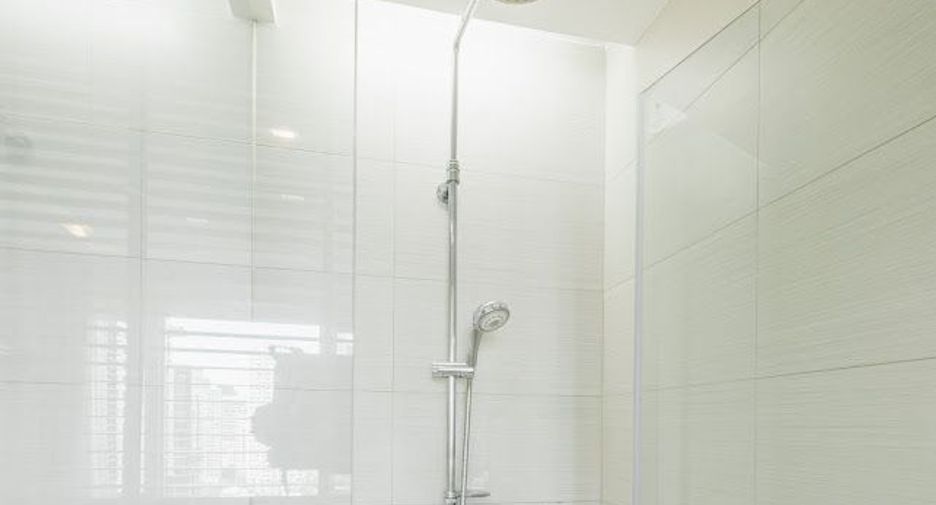 For sale 1 bed condo in Khlong Toei, Bangkok
