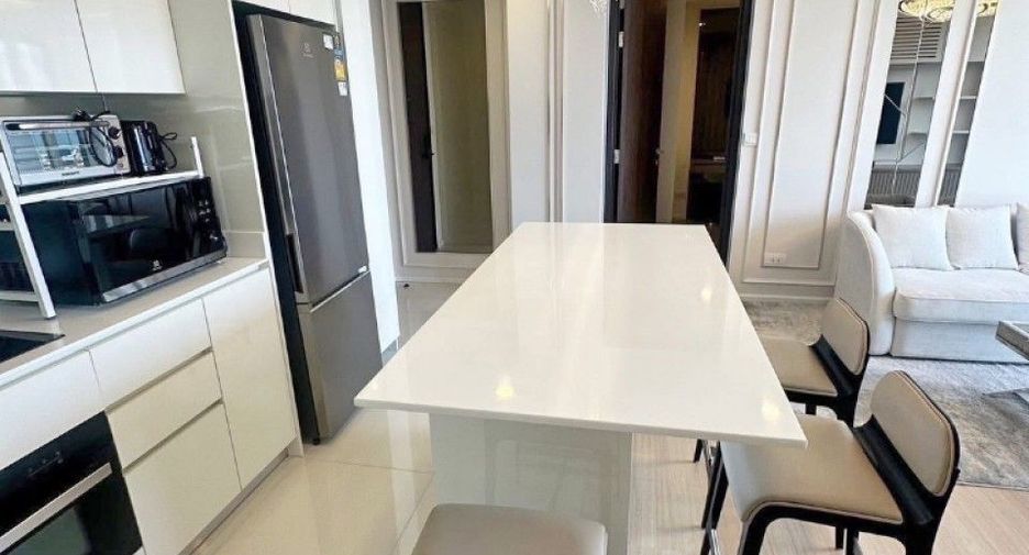 For sale 2 bedrooms condo in Phaya Thai, Bangkok