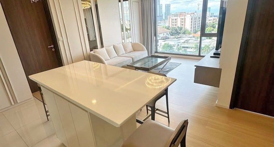 For sale 2 bedrooms condo in Phaya Thai, Bangkok