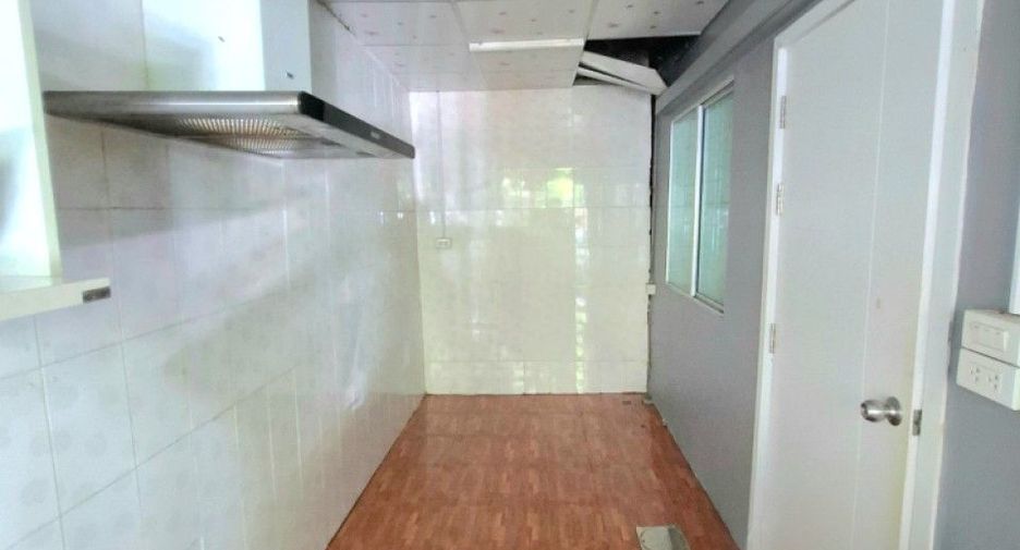 For sale 3 bedrooms townhouse in Bang Phli, Samut Prakan