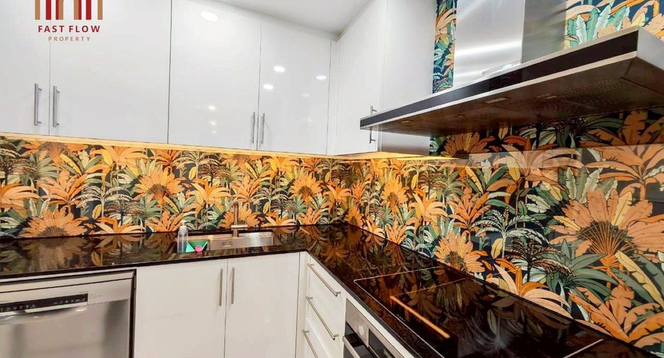 For sale 2 bedrooms condo in Phaya Thai, Bangkok