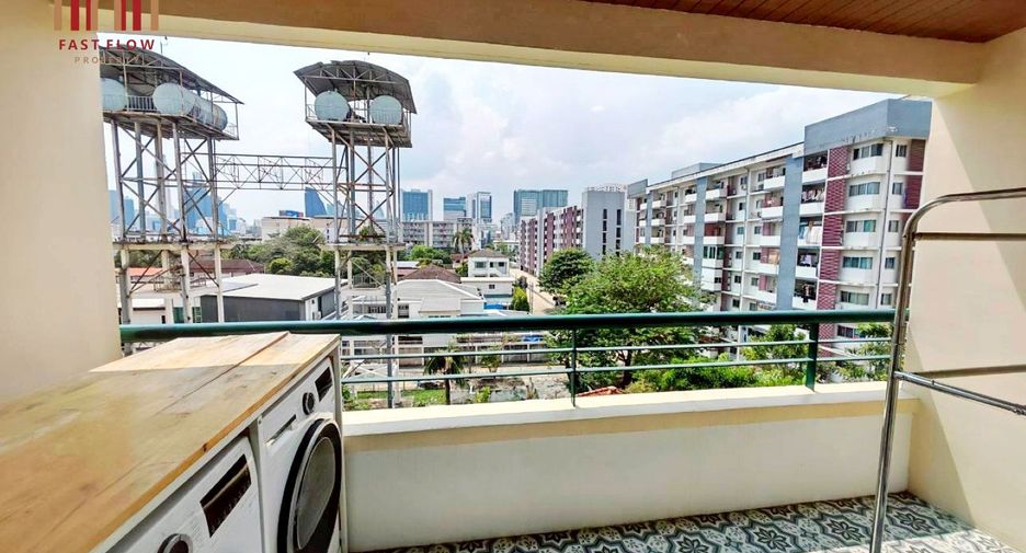 For sale 2 bedrooms condo in Phaya Thai, Bangkok