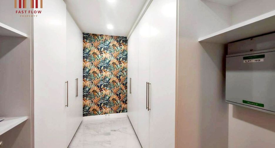 For sale 2 bedrooms condo in Phaya Thai, Bangkok