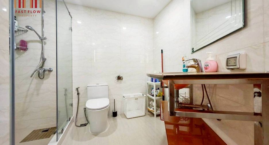 For sale 2 bedrooms condo in Phaya Thai, Bangkok