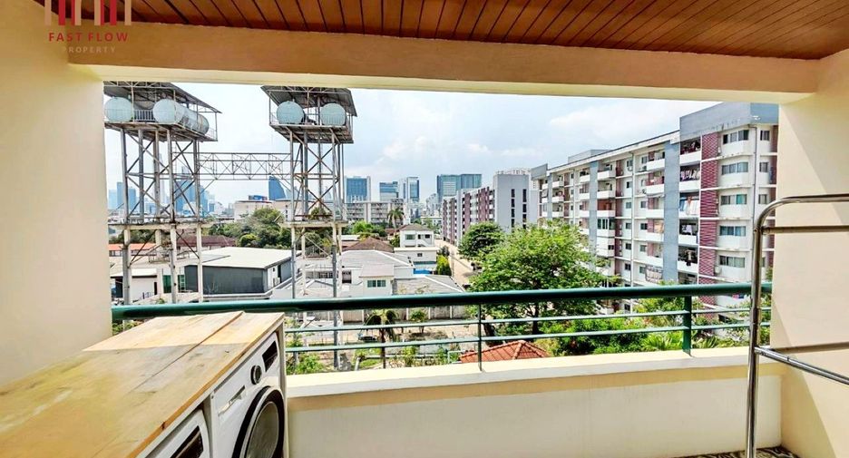 For sale 2 bedrooms condo in Phaya Thai, Bangkok
