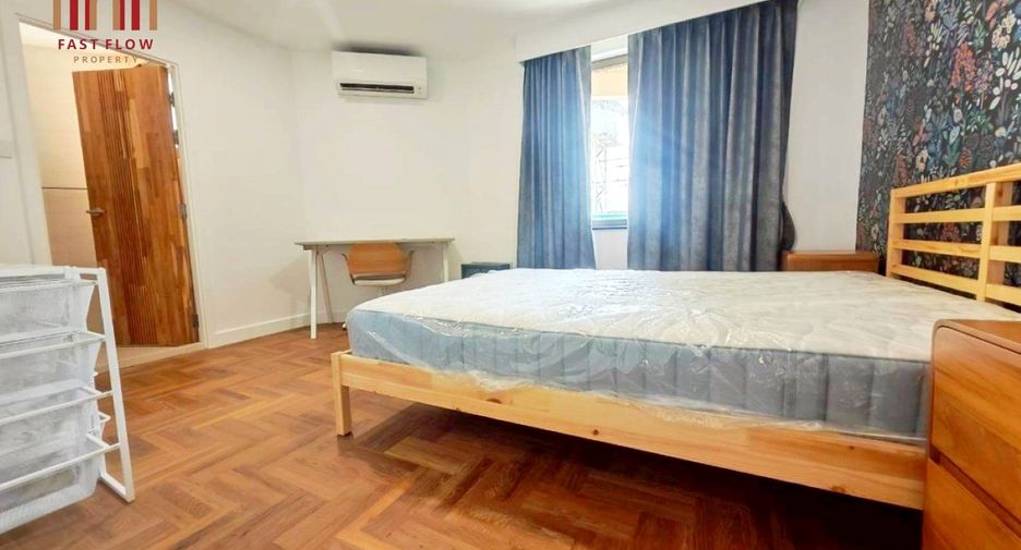 For sale 2 bedrooms condo in Phaya Thai, Bangkok