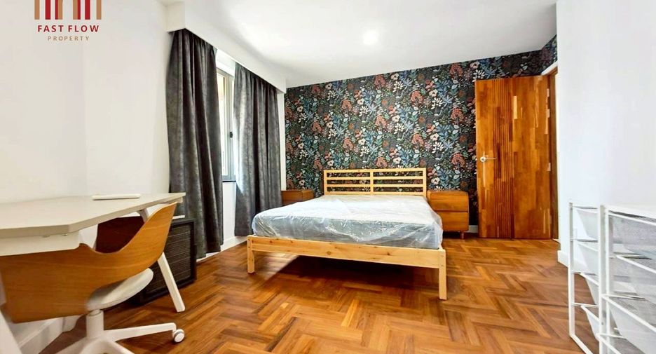 For sale 2 bedrooms condo in Phaya Thai, Bangkok