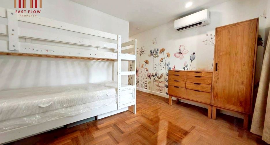 For sale 2 bedrooms condo in Phaya Thai, Bangkok