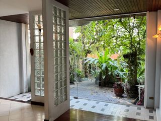 Casa adosada en alquiler de 6 habitaciones en Watthana, Bangkok