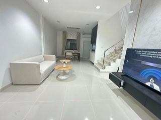 Casa en alquiler de 3 habitaciones en Bang Lamung, Chonburi
