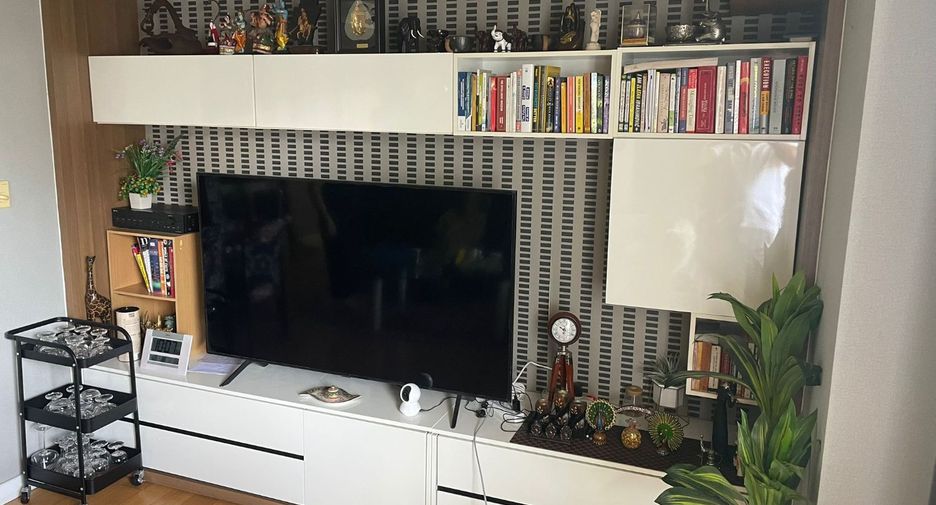 For sale 3 bedrooms condo in Khlong Toei, Bangkok