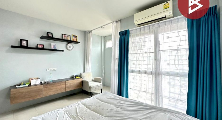 Reihenhaus zum Kauf mit 2 Zimmer in Si Racha, Chonburi