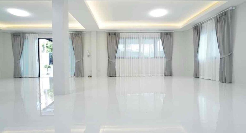 For rent and for sale 5 bedrooms house in Prawet, Bangkok