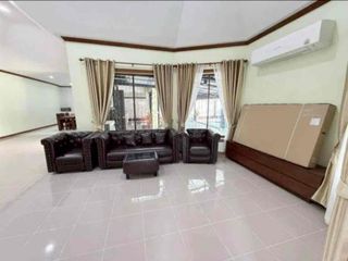 Villa en alquiler de 4 habitaciones en Bang Lamung, Chonburi