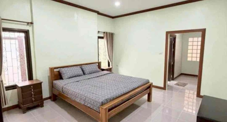 À louer 4 chambres villa à Bang Lamung, Chonburi
