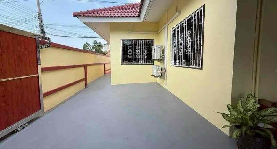 À louer 4 chambres villa à Bang Lamung, Chonburi